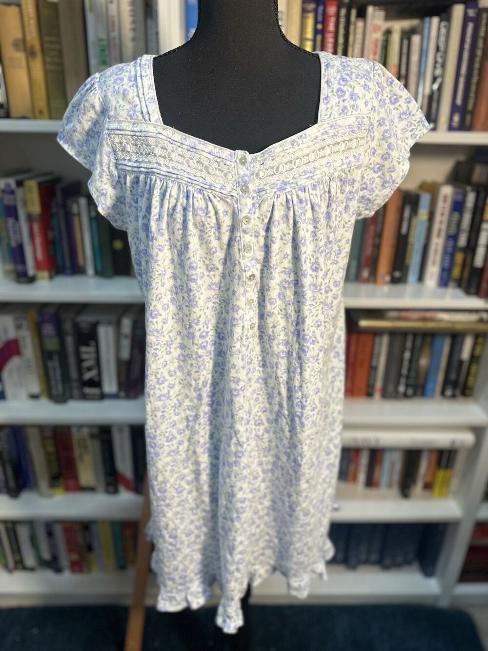 Eileen West Women's nightgown Large 100% cotton EUC cap sleeve